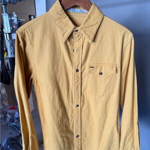Men’s Criquet JR shirt size S.